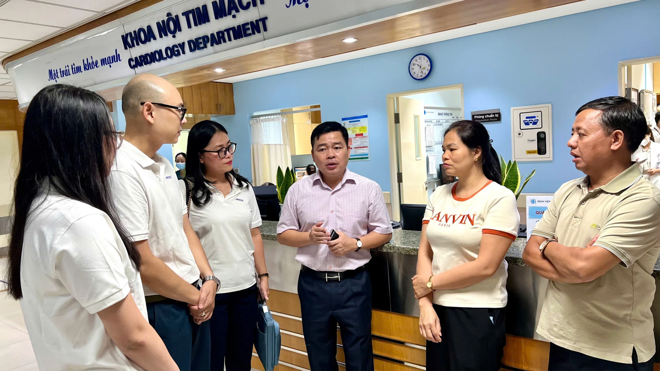 https://static.quochuyanhcorp.vn/21390/2025/CSR/Ca 8 - Nguyễn Tiến Phát/z6510633829679_400f26f61c360e384b94809f249be47d.jpg